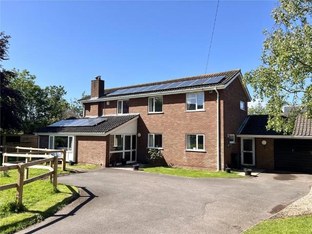 4 bedroom equestrian facility for sale