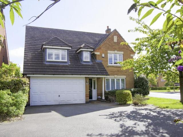 4 bedroom detached house for sale