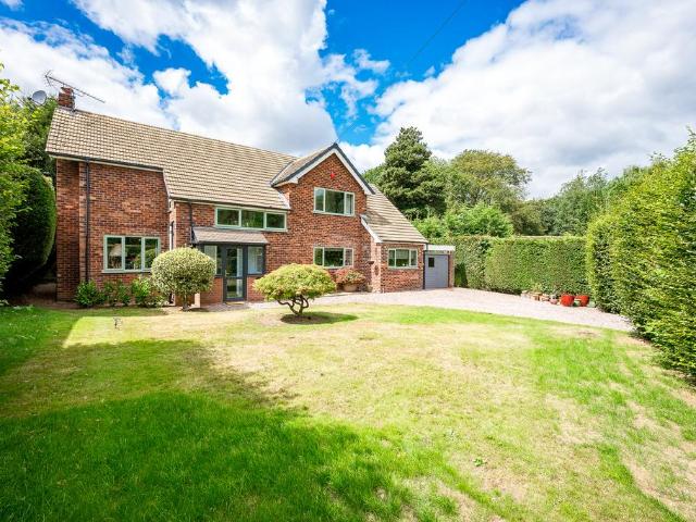 4 bedroom detached house for sale