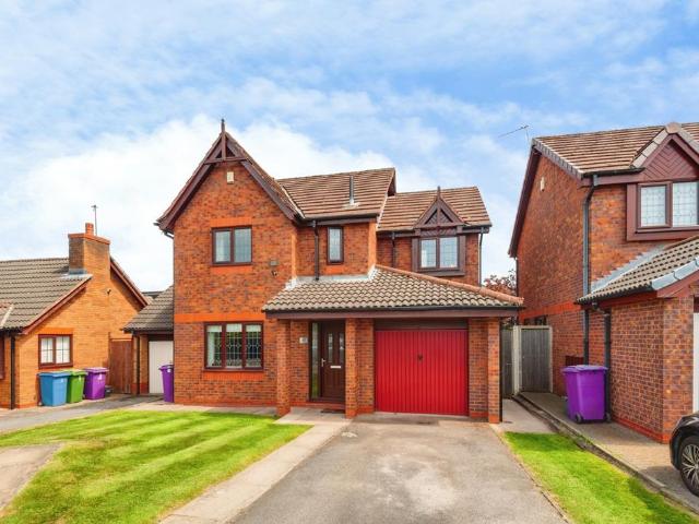 4 bedroom detached house for sale