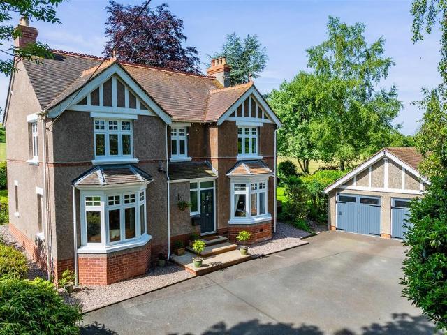 4 bedroom detached house for sale