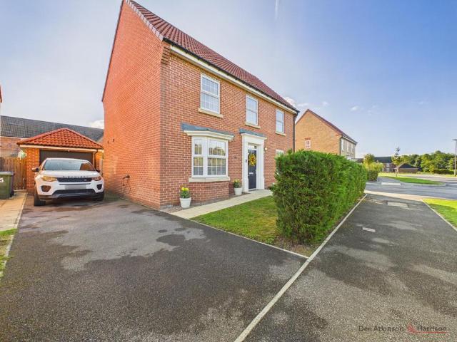 4 bedroom detached house for sale