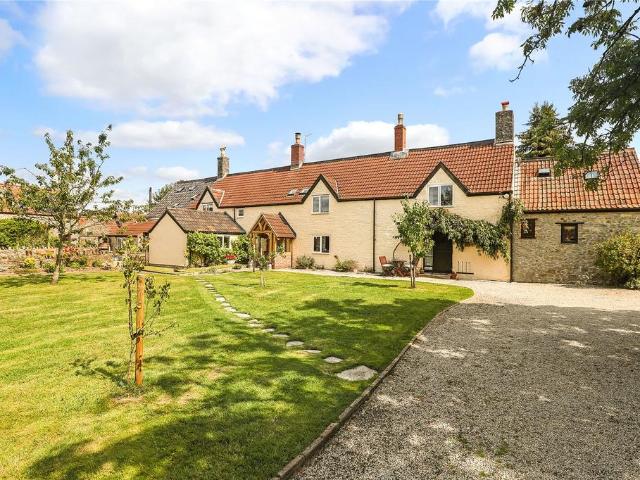6 bedroom detached house for sale