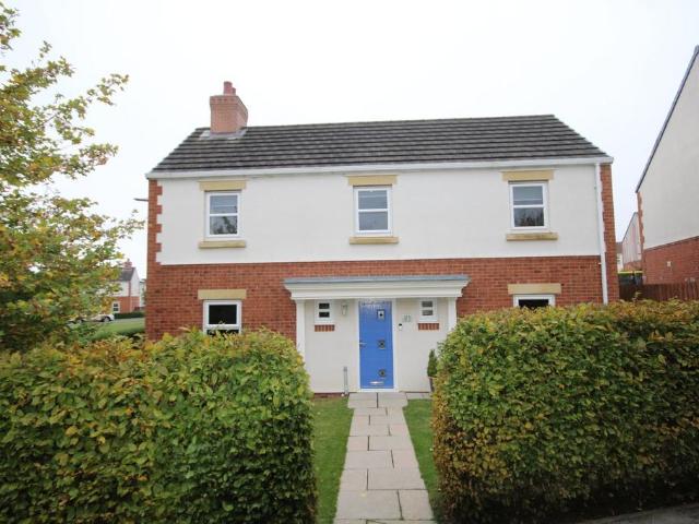 4 bedroom detached house for sale