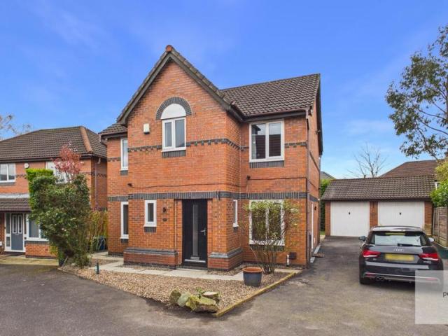 4 bedroom detached house for sale