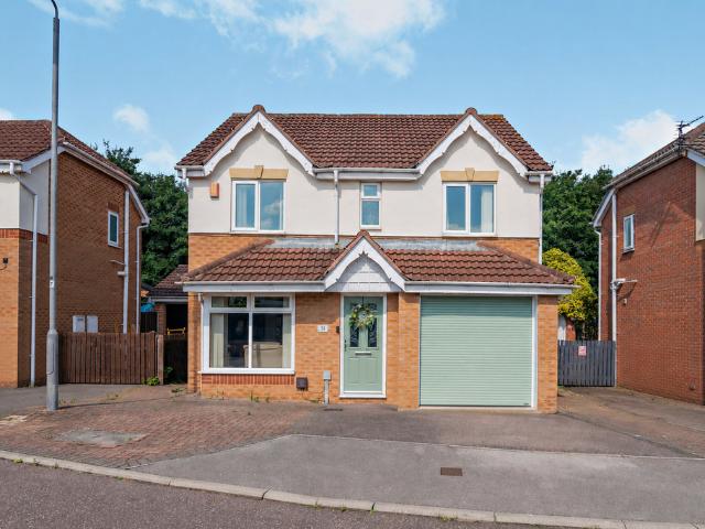 4 bedroom detached house for sale