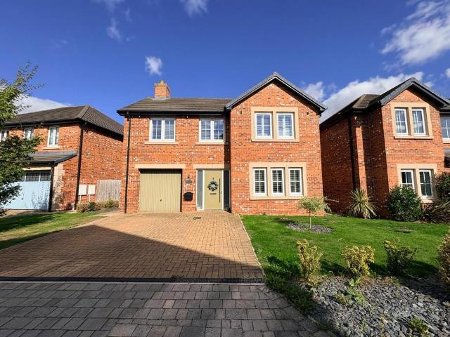 4 bedroom detached house for sale