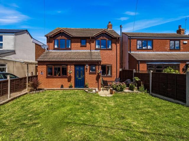 4 bedroom detached house for sale