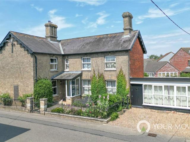 4 bedroom link detached house for sale