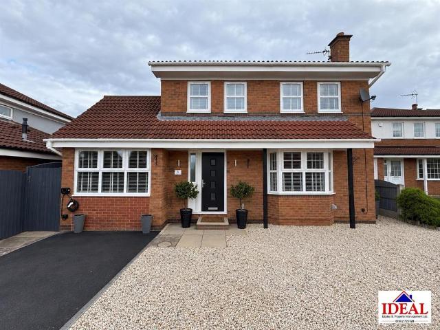 4 bedroom detached house for sale