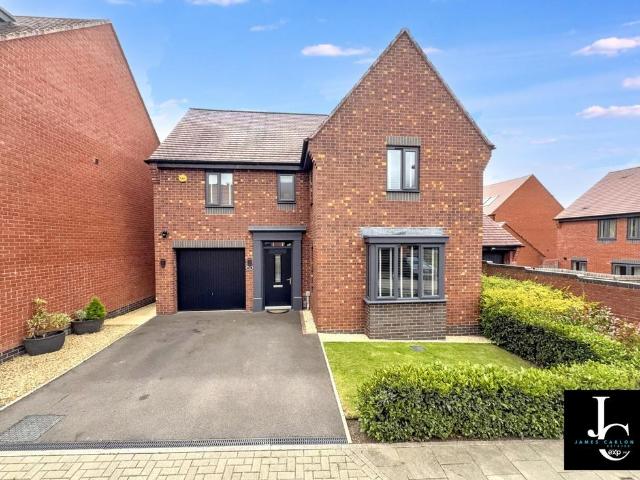 4 bedroom detached house for sale