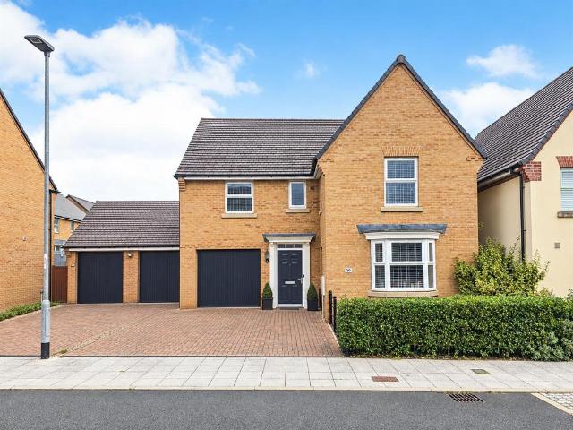 4 bedroom detached house for sale