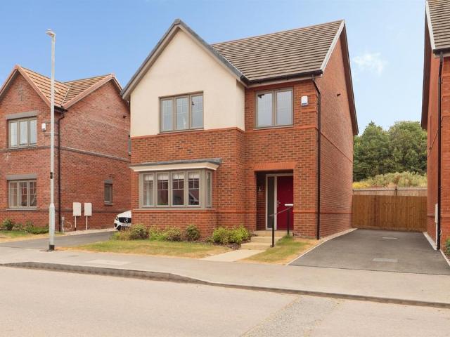 4 bedroom detached house for sale
