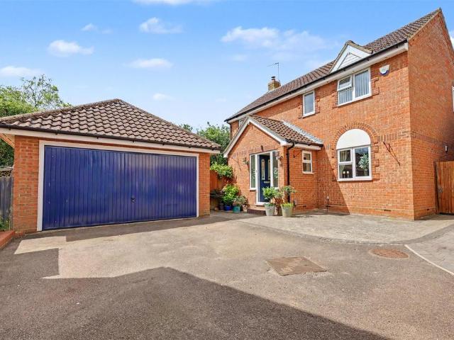 4 bedroom detached house for sale