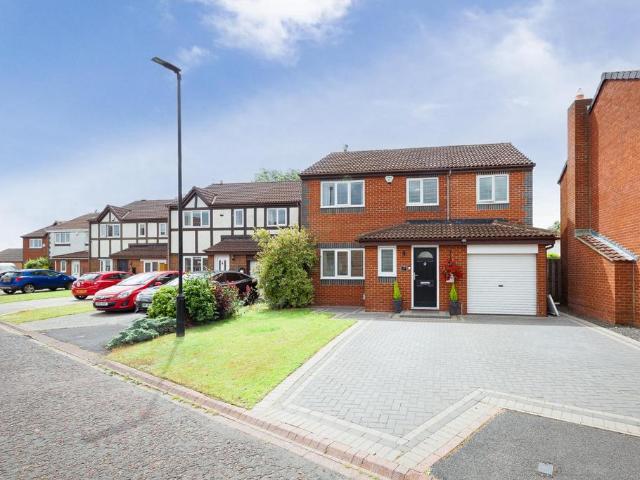 4 bedroom detached house for sale