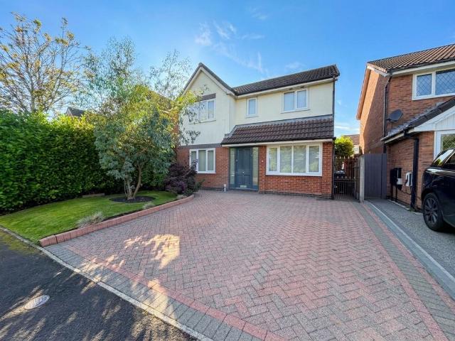 4 bedroom detached house for sale