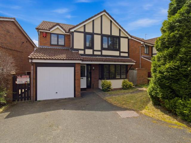 4 bedroom detached house for sale