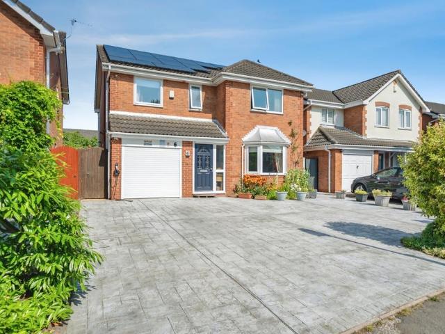 4 bedroom detached house for sale