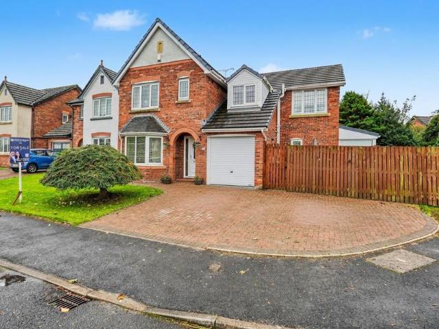 4 bedroom detached house for sale