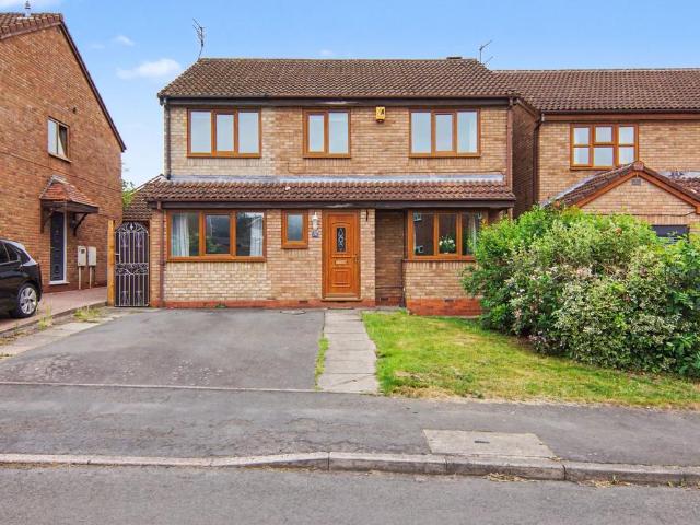 4 bedroom detached house for sale