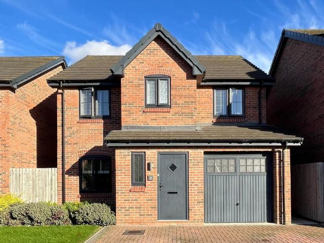 4 bedroom detached house for sale