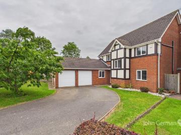 4 bedroom detached house for sale