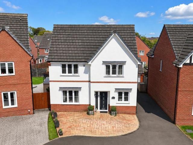 4 bedroom detached house for sale