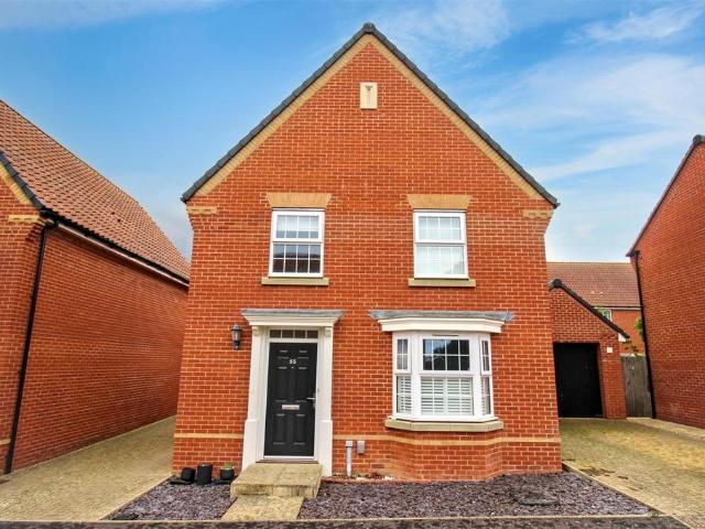 4 bedroom detached house for sale