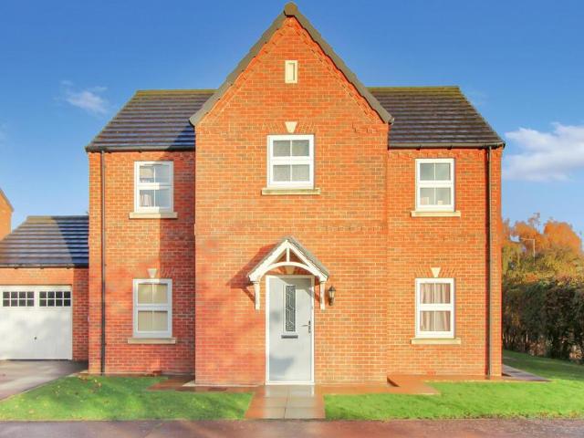 4 bedroom detached house for sale