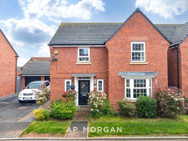 4 bedroom detached house for sale