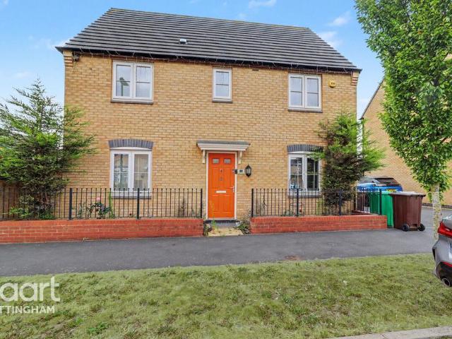 4 bedroom detached house for sale