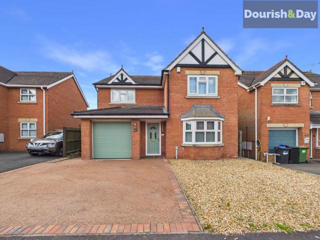4 bedroom detached house for sale