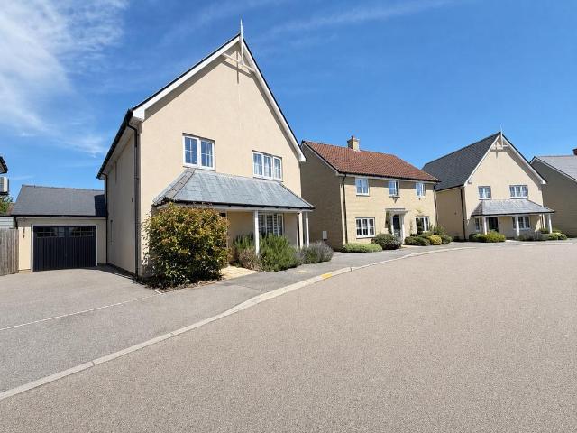 4 bedroom detached house for sale
