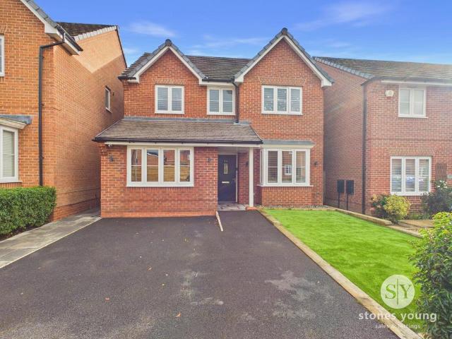 4 bedroom detached house for sale