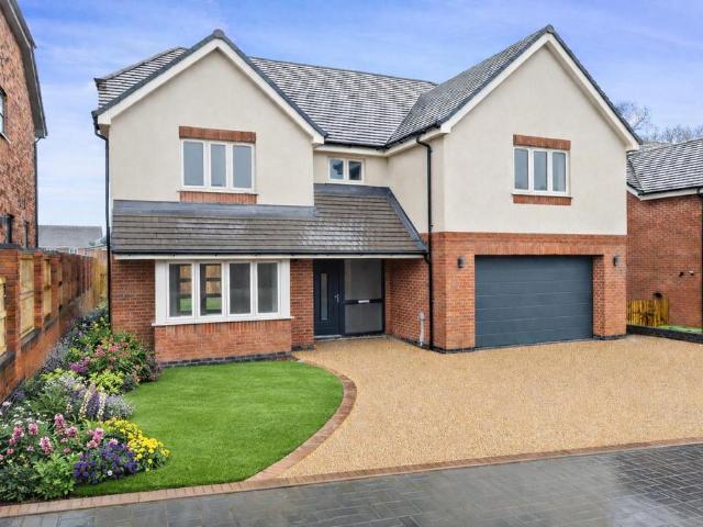 4 bedroom detached house for sale