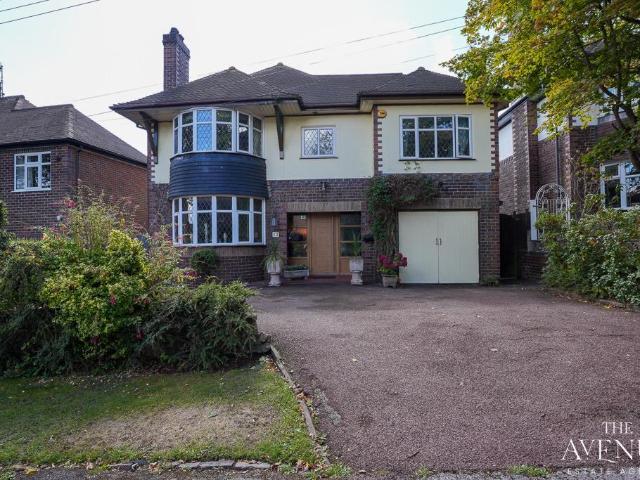 4 bedroom detached house for sale