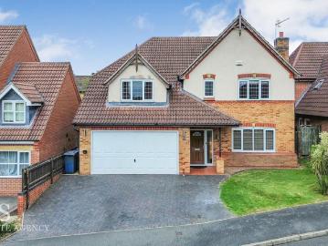4 bedroom detached house for sale