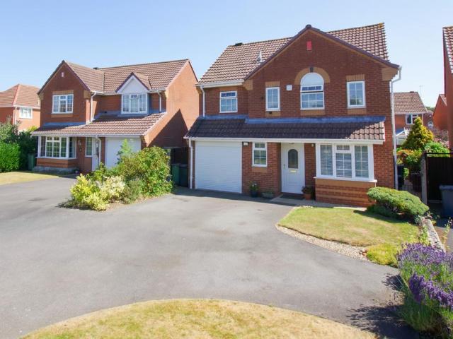 4 bedroom detached house for sale