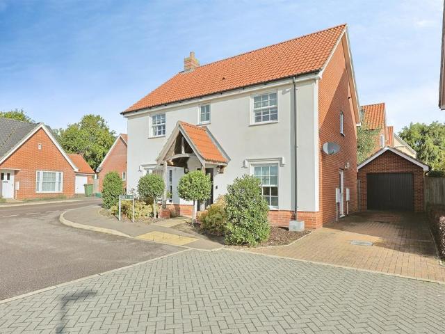 4 bedroom detached house for sale