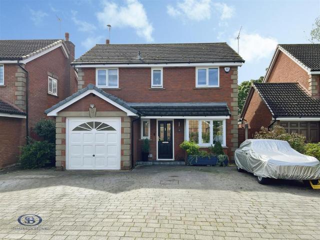 4 bedroom detached house for sale