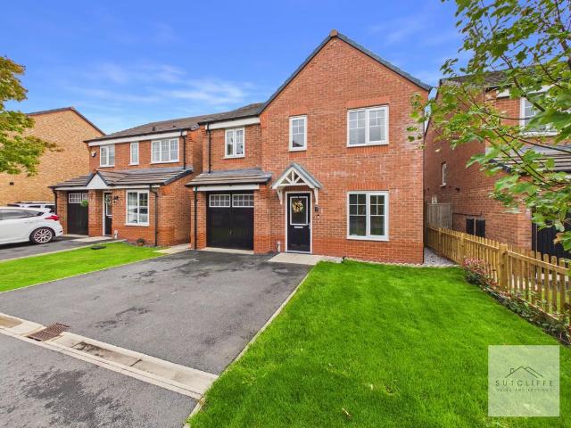 4 bedroom detached house for sale
