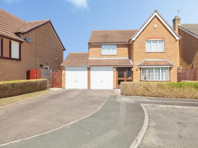 4 bedroom detached house for sale