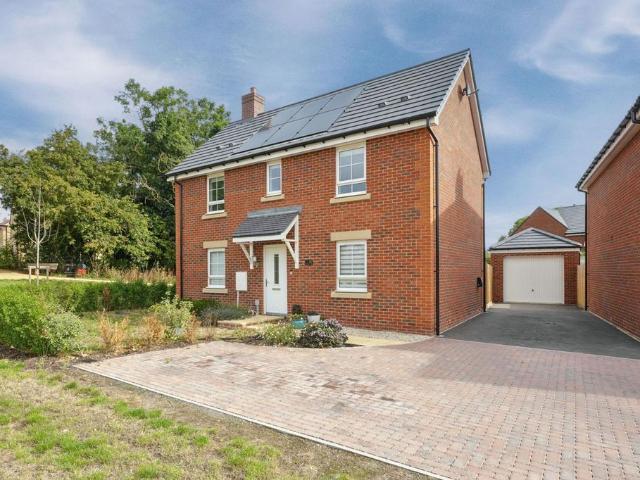 4 bedroom detached house for sale