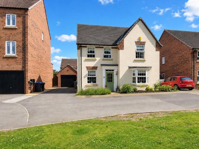 4 bedroom detached house for sale