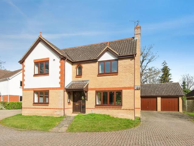 4 bedroom detached house for sale