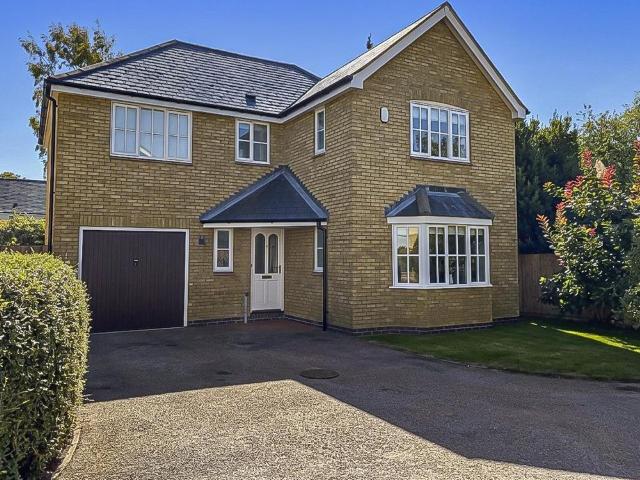 4 bedroom detached house for sale