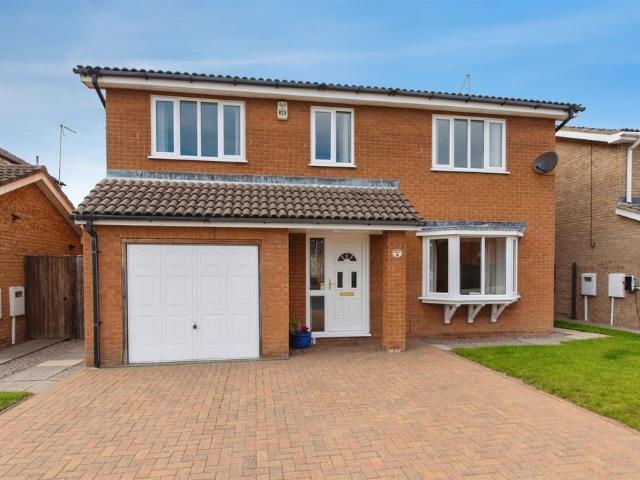 4 bedroom detached house for sale