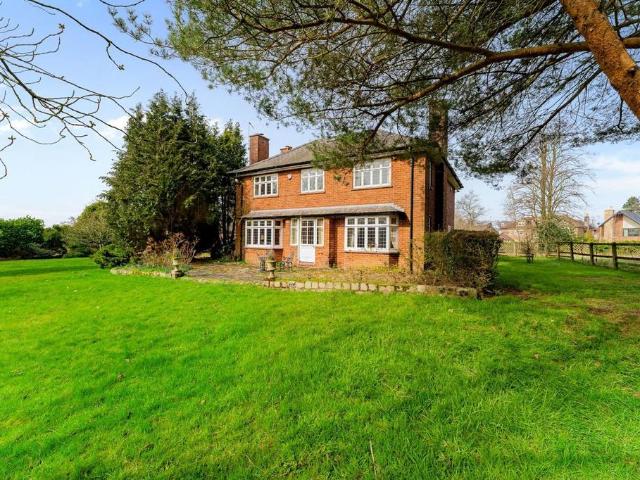 4 bedroom detached house for sale