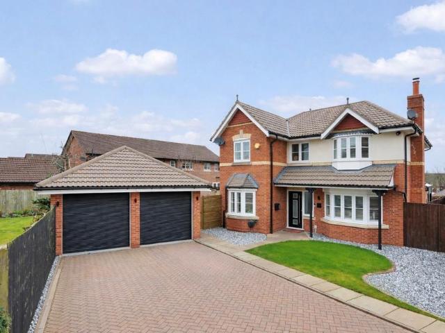 4 bedroom detached house for sale