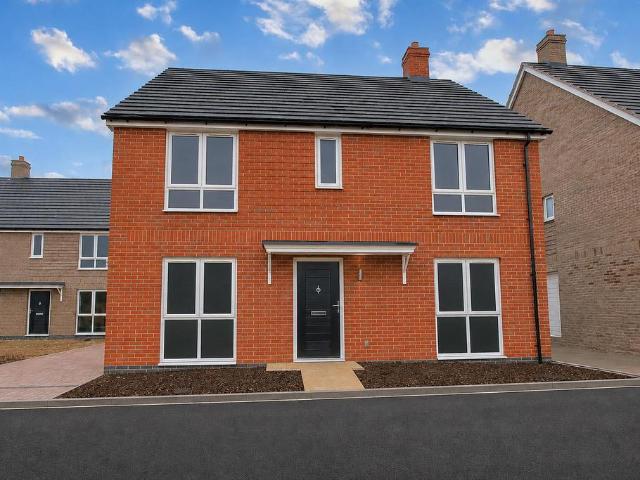 4 bedroom detached house for sale